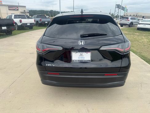 Certified 2023 Honda HR-V LX image 7