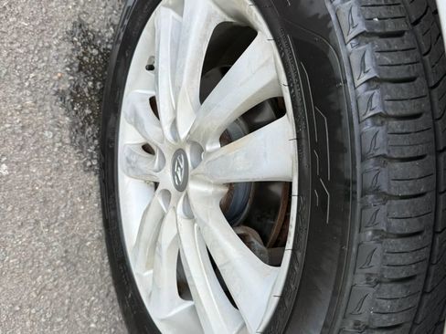 Used 2012 Hyundai Tucson Limited FWD image 38