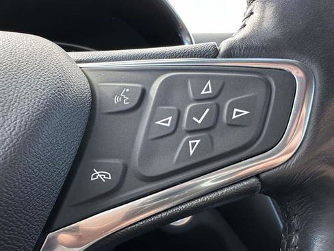 Used 2019 Chevrolet Equinox LT w/ Driver Convenience Package image 15