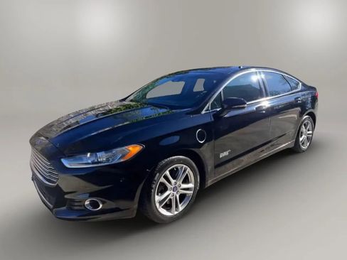 Used 2016 Ford Fusion Energi Titanium w/ Driver Assist Package FWD image 2