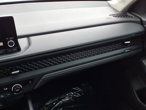 Used 2023 Honda Accord EX image 26