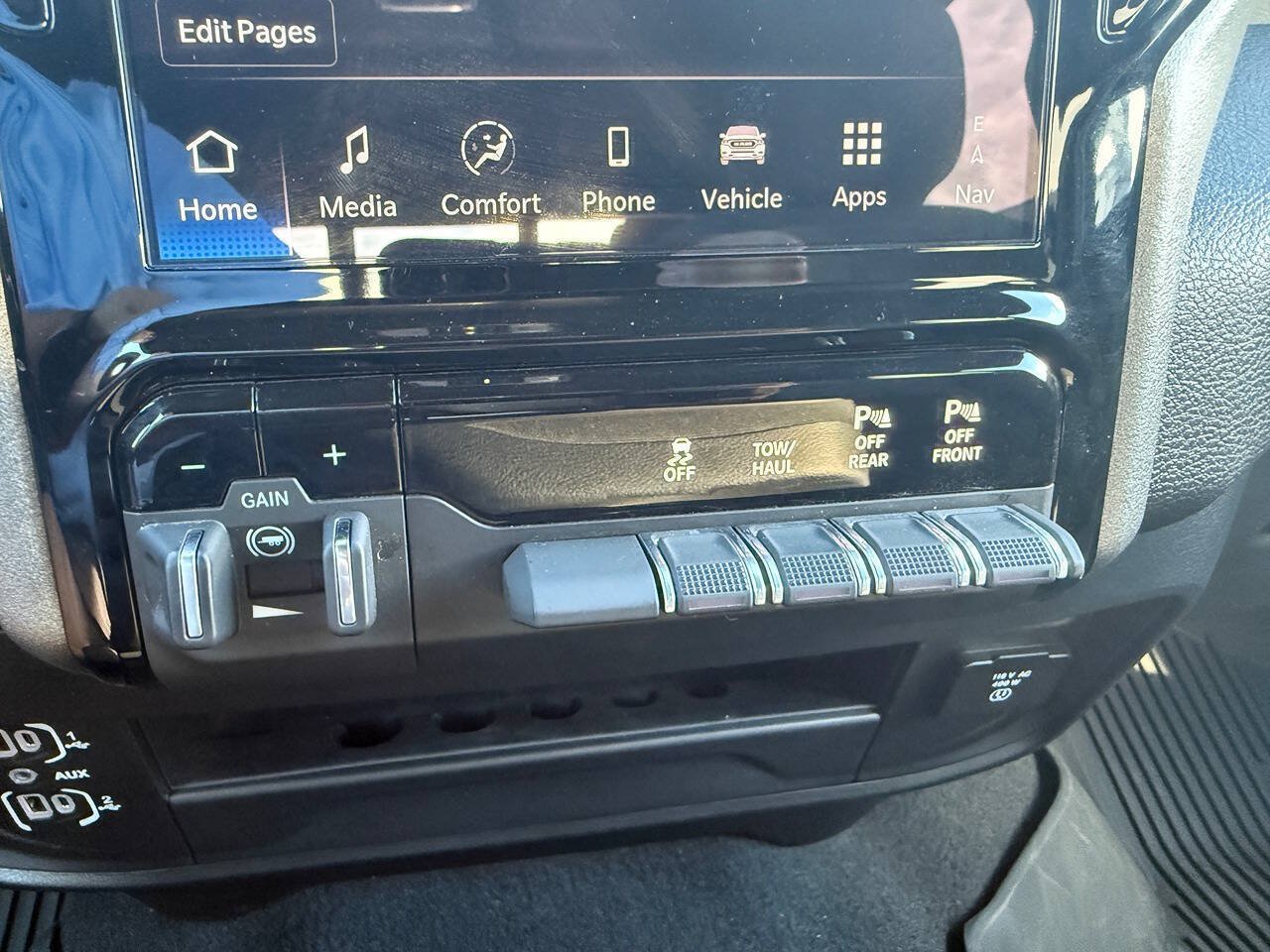 Used 2025 RAM 2500 Tradesman AWD/4WD image 46