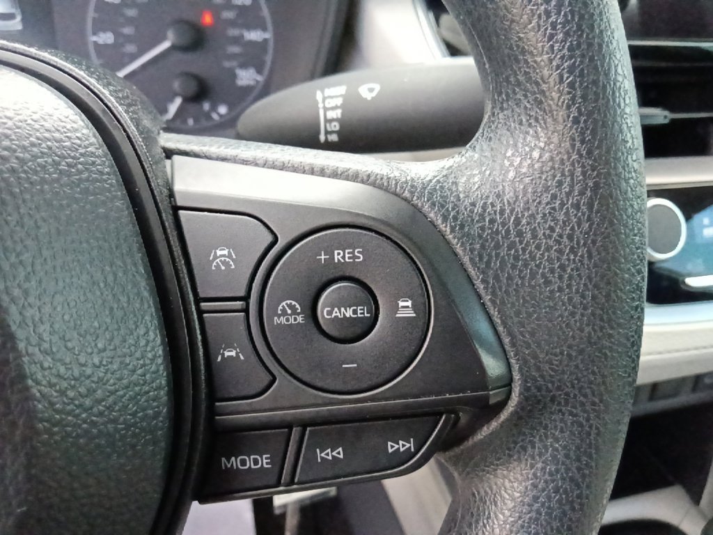 Used 2025 Toyota Corolla Cross L FWD image 19