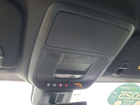 Used 2025 Chevrolet Equinox LT w/ Safety and Technology Package FWD image 33