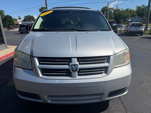 Used 2008 Dodge Grand Caravan SE FWD image 2