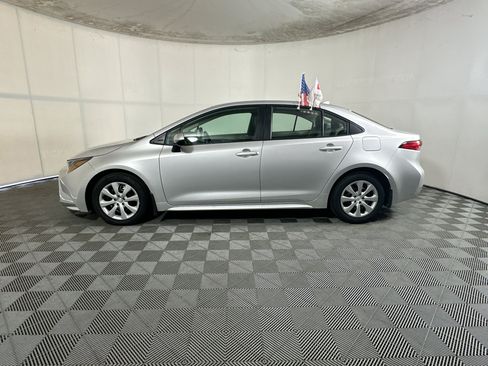 Certified 2025 Toyota Corolla LE FWD image 6