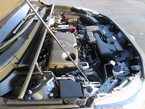 Used 2023 Toyota RAV4 XLE Premium image 11