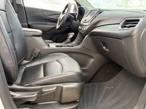 Used 2022 Chevrolet Equinox LT image 35