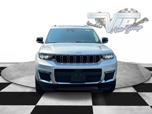 Used 2023 Jeep Grand Cherokee L Limited AWD/4WD image 2