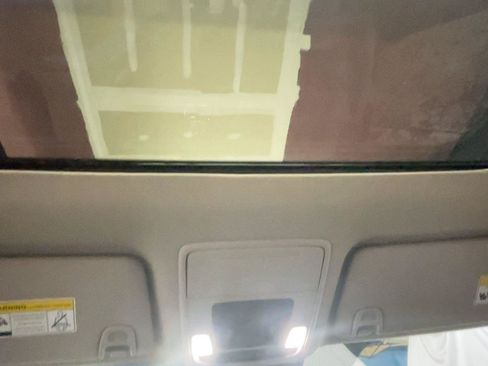 Used 2025 Honda Pilot Elite image 37
