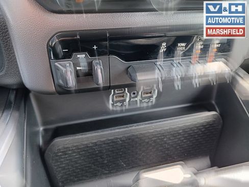 Used 2020 RAM 1500 Laramie w/ Sport Appearance Package AWD/4WD image 16