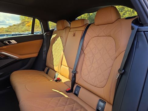 New 2026 BMW X6 xDrive40i image 5