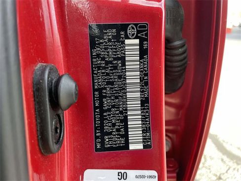 Used 2018 Toyota Corolla LE image 33