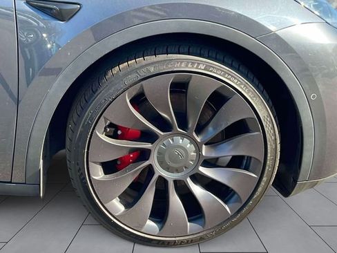 Used 2021 Tesla Model Y Performance image 11