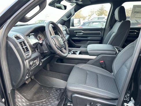 New 2026 RAM 1500 4x4 Crew Cab image 7