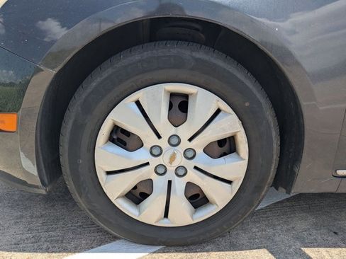 Used 2016 Chevrolet Cruze LS FWD image 16