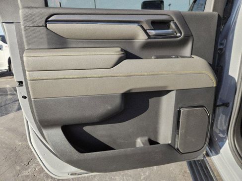 Used 2024 Chevrolet Silverado 2500 ZR2 w/ Technology Package image 27