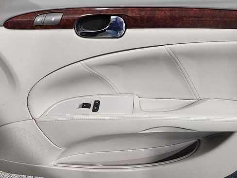 Used 2008 Buick Lucerne CXL w/ Ultra Confidence Package FWD image 23