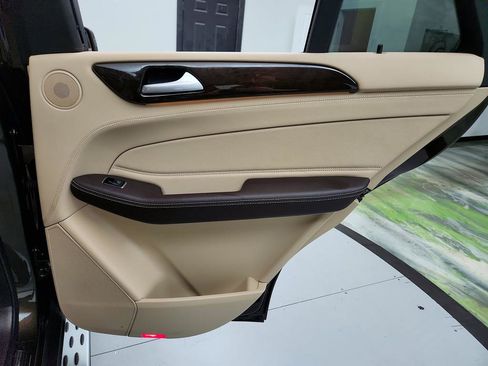 Used 2017 Mercedes-Benz GLE 400 4MATIC image 30