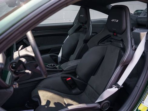 Certified 2025 Porsche 911 GT3 RWD image 5