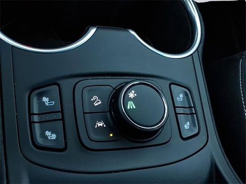 Used 2022 GMC Terrain SLE w/ Driver Convenience Package image 13