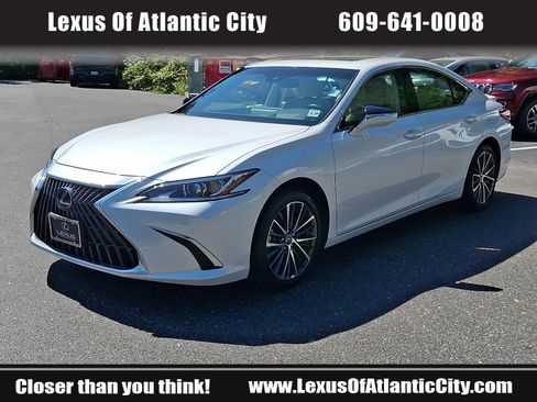 Used 2025 Lexus ES 350 w/ Premium Package FWD image 3
