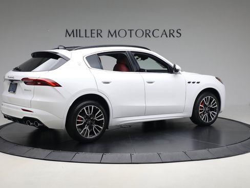 New 2025 Maserati Grecale GT image 7