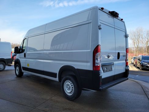 Used 2025 RAM ProMaster 2500 w/ Cold Weather Group FWD image 3