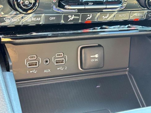 New 2025 Jeep Grand Cherokee Altitude image 38