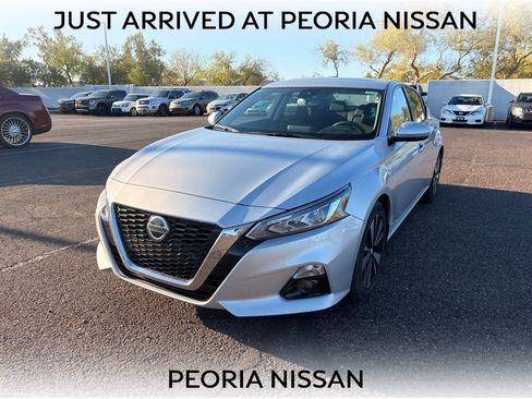 Used 2020 Nissan Altima 2.5 SV FWD image 1
