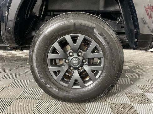 Used 2021 Toyota Tacoma SR5 RWD image 10