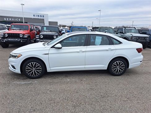 Used 2019 Volkswagen Jetta SEL image 2