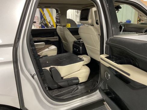 Used 2019 Ford Expedition Max Platinum RWD image 13