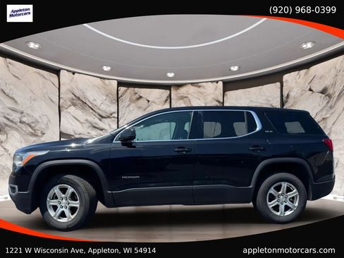 Used 2017 GMC Acadia SLE AWD/4WD image 2