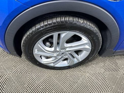 Used 2023 Chevrolet Bolt LT image 10