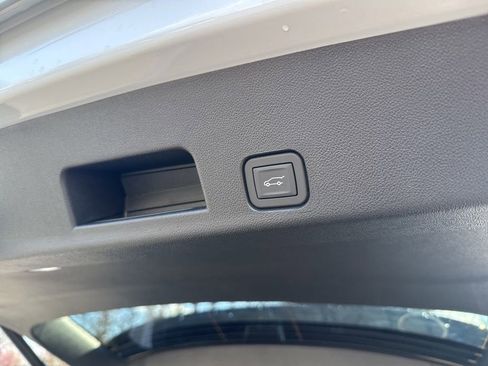 New 2026 GMC Acadia Denali Ultimate w/ LPO, Floor Liner Package AWD/4WD image 64