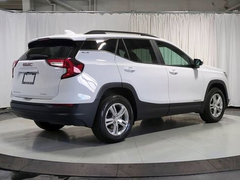 Used 2022 GMC Terrain SLE w/ Driver Convenience Package image 10