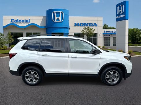 Used 2023 Honda Passport TrailSport image 8