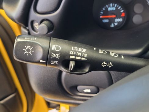 Used 2001 Chevrolet Corvette Z06 w/ Memory Pkg image 23