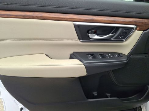 Used 2022 Honda CR-V Touring image 10