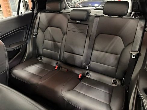 Used 2019 Mercedes-Benz GLA 250 4MATIC image 30