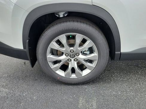 New 2026 Toyota Grand Highlander FWD image 5