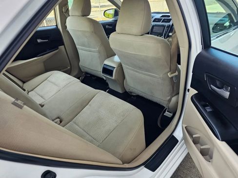 Used 2014 Toyota Camry LE image 12