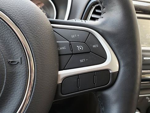 Used 2018 Jeep Compass Latitude AWD/4WD image 21