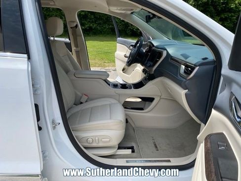 Used 2023 GMC Acadia Denali AWD/4WD image 18