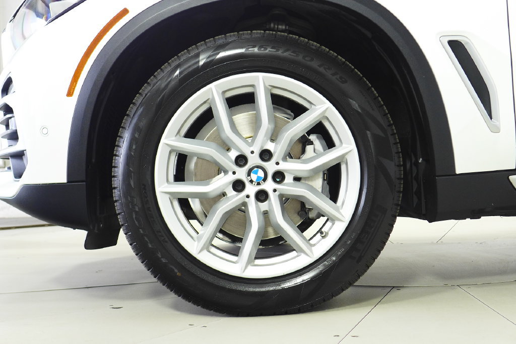 Used 2019 BMW X5 xDrive40i w/ Parking Assistance Package AWD/4WD image 5
