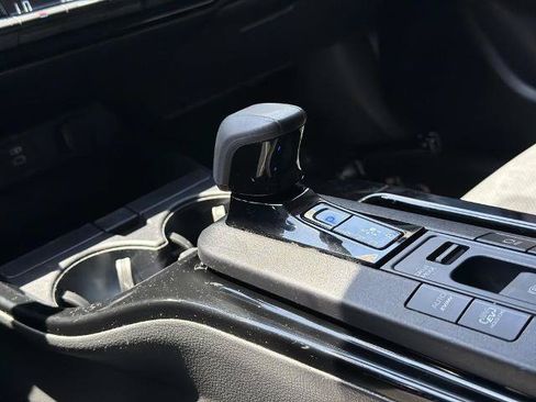 Used 2024 Toyota Prius Prime Premium FWD image 17