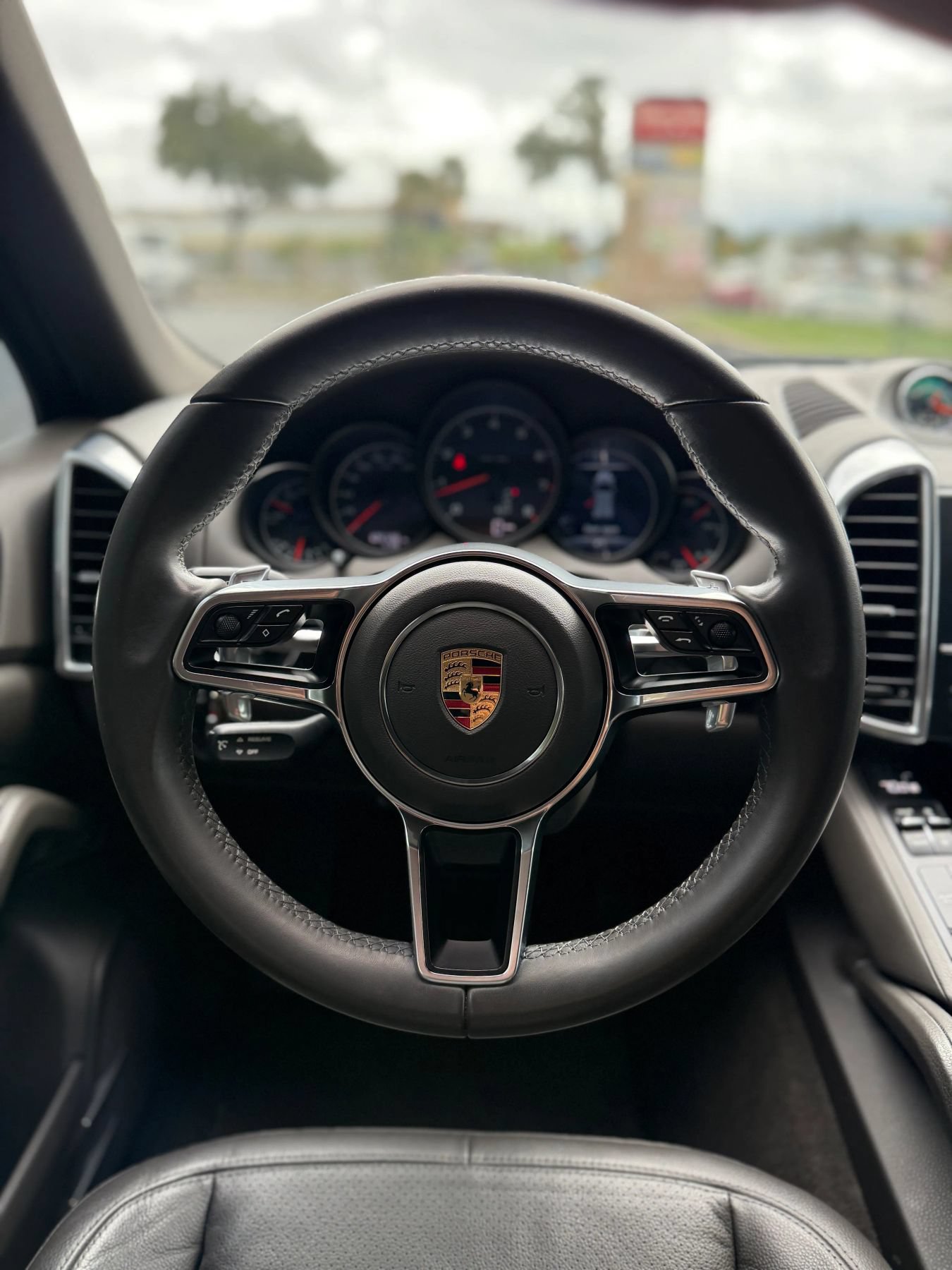 Used 2016 Porsche Cayenne AWD/4WD image 11