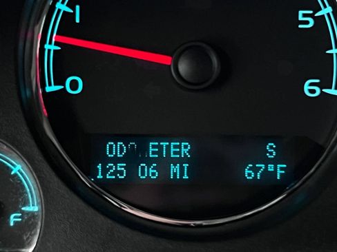 Used 2013 Chevrolet Tahoe LT w/ Luxury Package AWD/4WD image 17