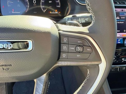 New 2025 Jeep Grand Cherokee Limited image 18